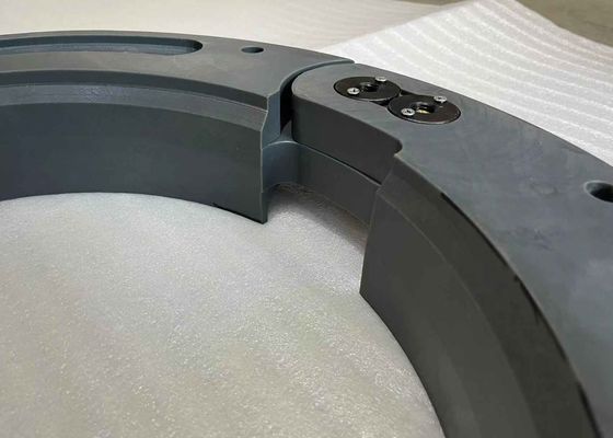 Dispositif de sécurité contre les déchirures de pneus d'urgence avec forgeage intégral par moule